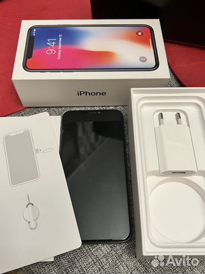 Телефон iPhone X