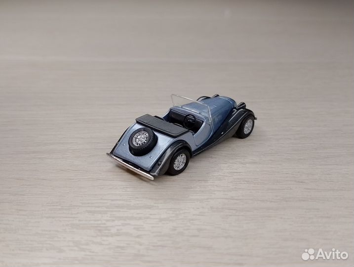 A27.1) Morgan Plus 8 (1968-2004) бедно-синий