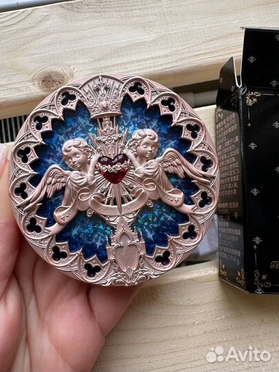 Потрясающий хайлайтер и изысканный акссесуар