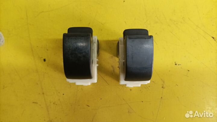 Кнопки стеклоподъемников Mitsubishi Galant 9