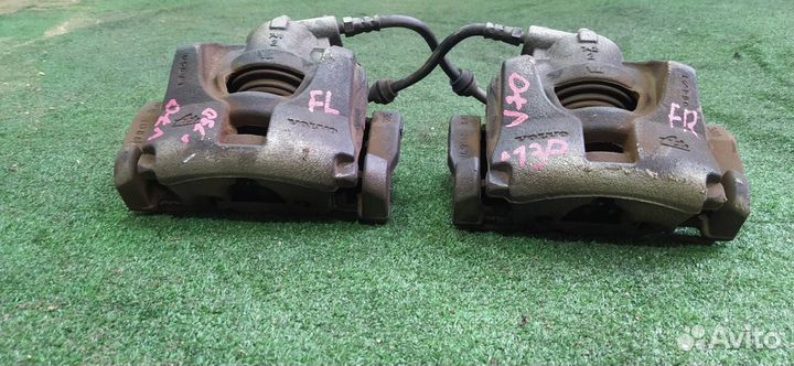 Суппорта пара передняя Volvo V70 B4204T7 2011