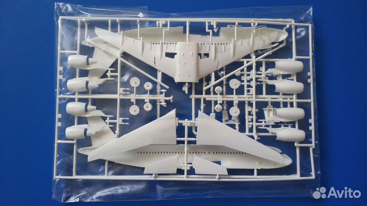 Revell 04272 Airbus A320 Edelweiss Air 1/144