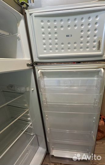 Холодильник Vestel