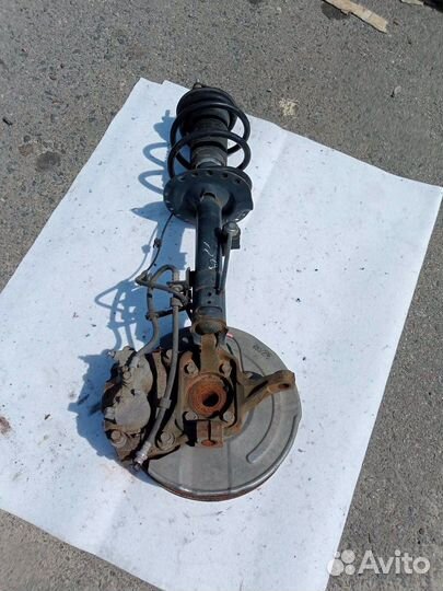 Mitsubishi Outlander 2018 стойка передняя правая