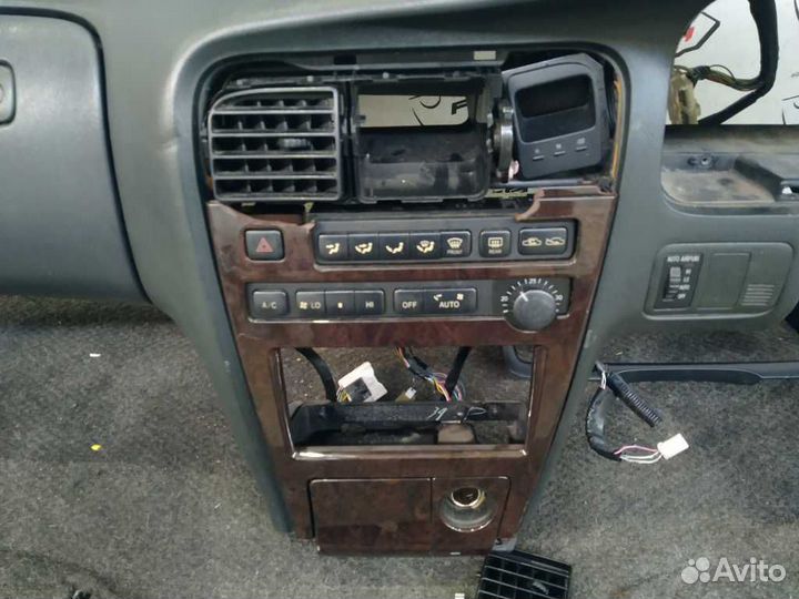 Панель торпедо toyota chaser cresta mark II GX90 J