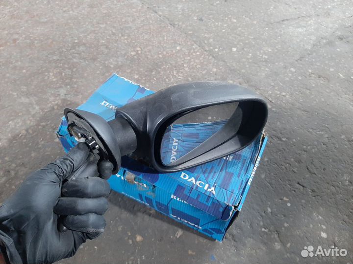 Зеркало правое Renault Logan