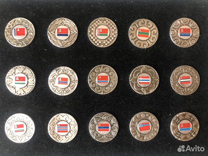 Набор значков «Флаги республик ссср»