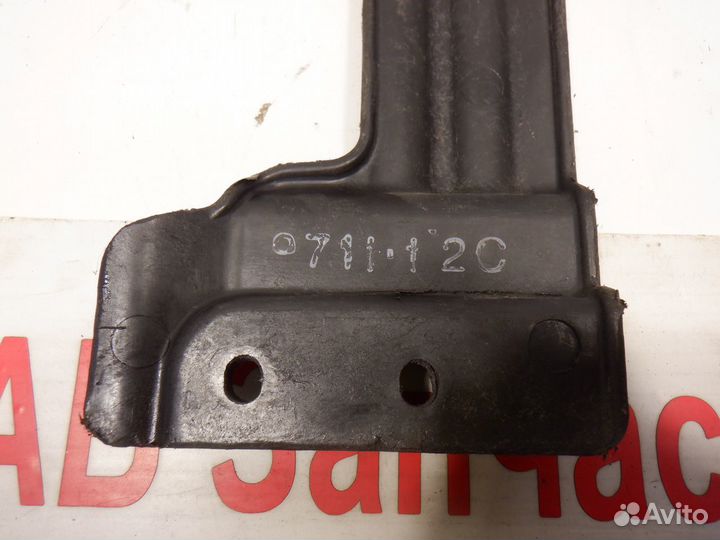 Кронштейн рулевой колонки Hyundai H1 Grand Starex