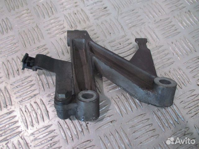 Кронштейн генератора MAN 51191010307