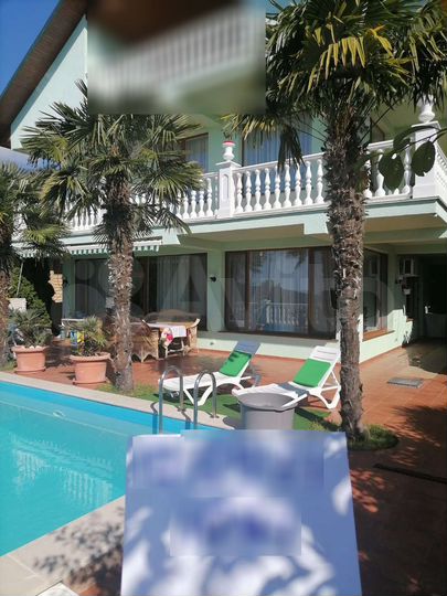 Дом 238 м² на участке 8 сот.