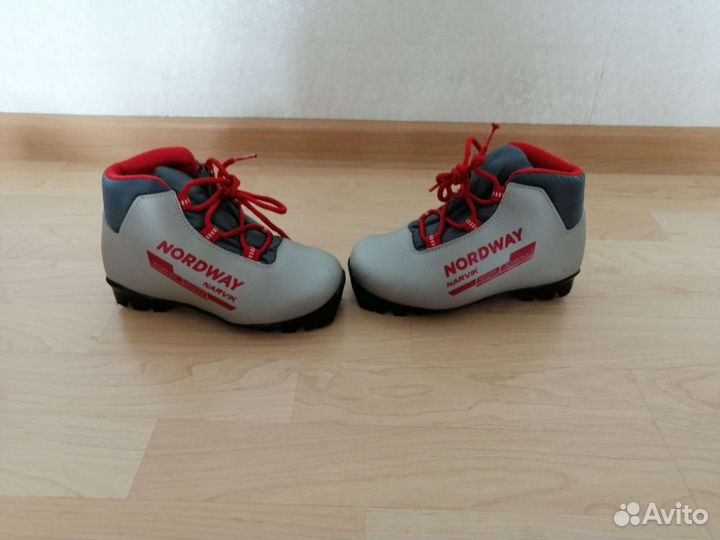 Детские лыжные ботинки, размер 31