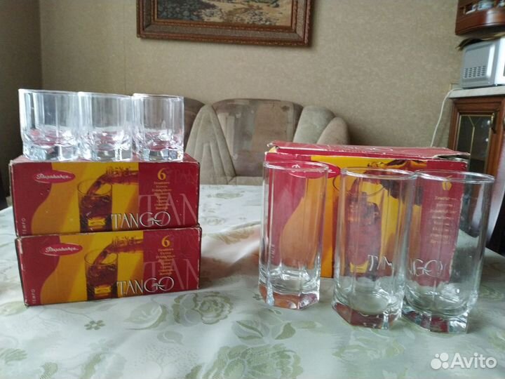 Стаканы, рюмки, графины