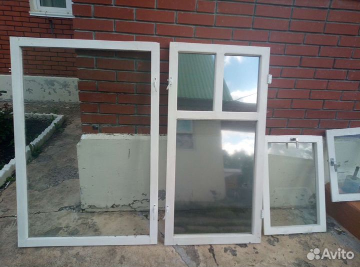 Оконные рамы, стекла