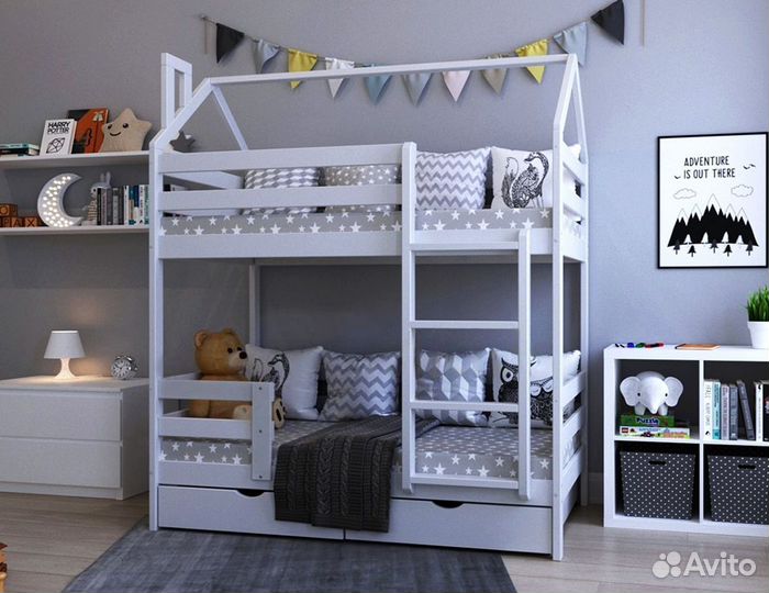 Двухъярусная кровать домик