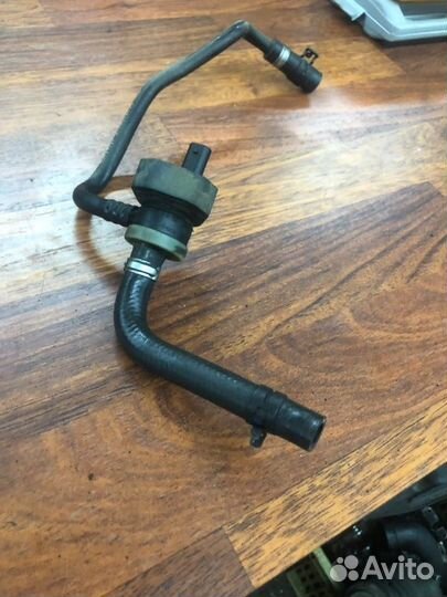 Клапан вентиляции картерных газов Mercedes-Benz