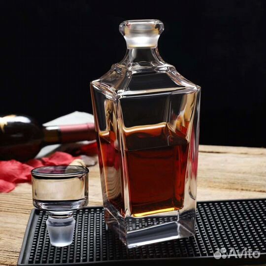 Графин хрустальный