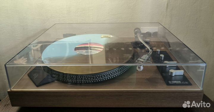 Виниловый проигрыватель Yamaha YP 511