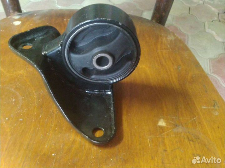 Подушка двигателя mitsubishi