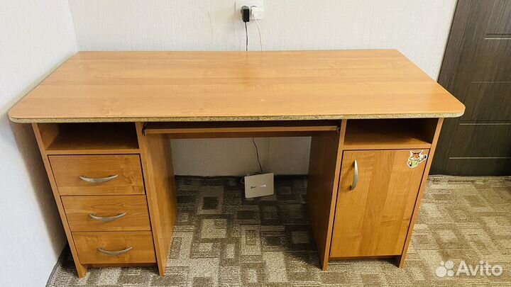 Офисное кресло