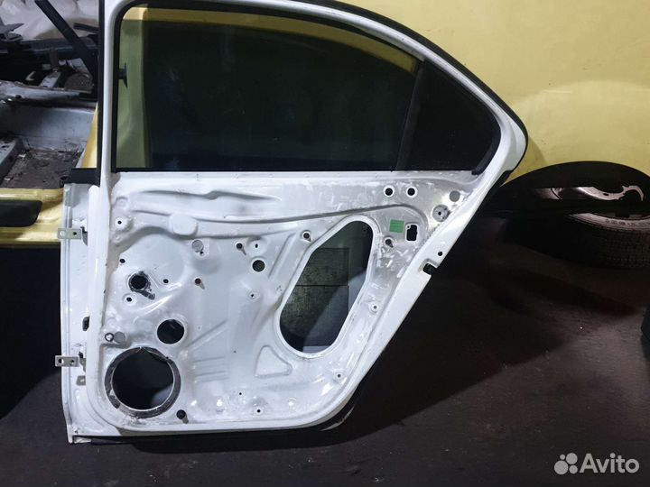 Задний правый дверь шкода рапид