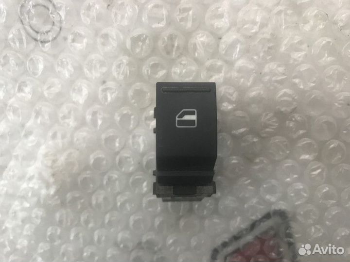 Кнопка стеклоподъемника Фольксваген Джетта 6