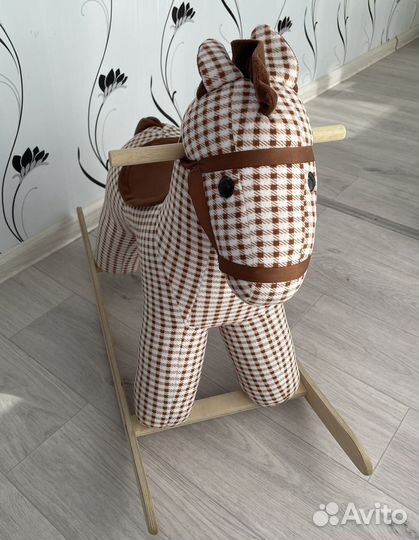 Лошадь качалка