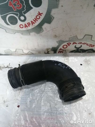 Патрубок воздушного фильтра VW Golf 5 1.4 BLG