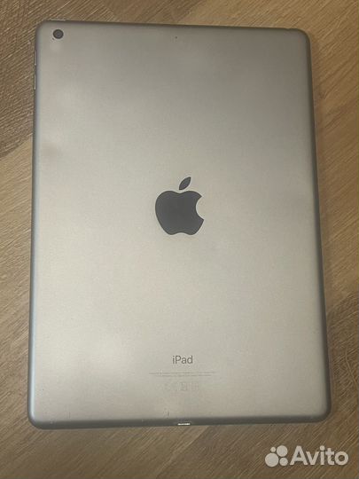 iPad 6; 32; wifi