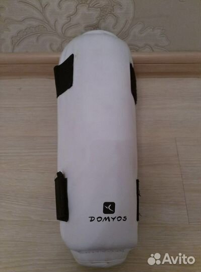 Щитки на голень