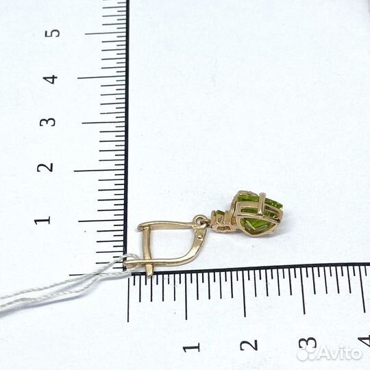 Серьги с синтетическим камнем Золото