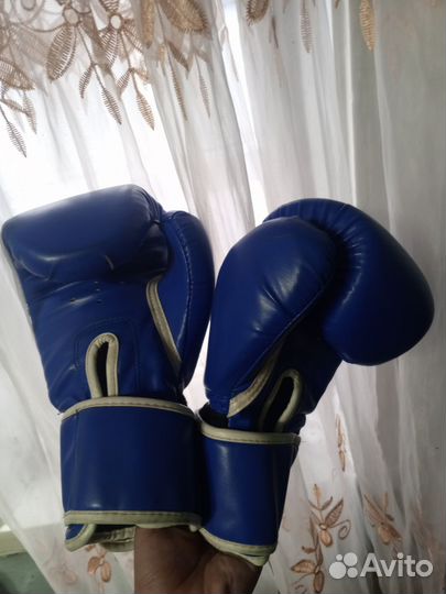 Боксерские перчатки
