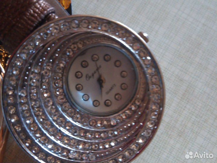 Часы наручные женские