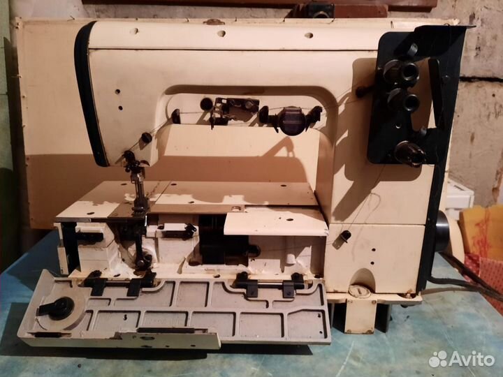 Промышленная швейная машинка