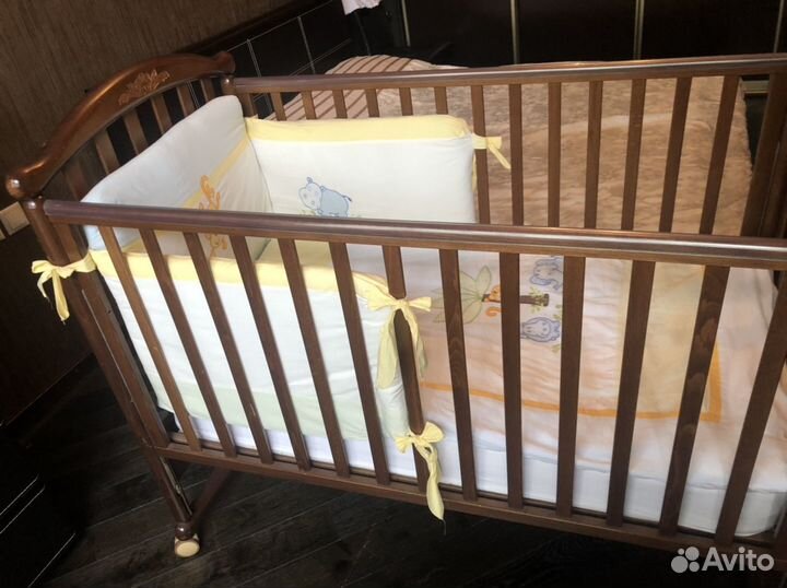 Продаётся детская кроватка