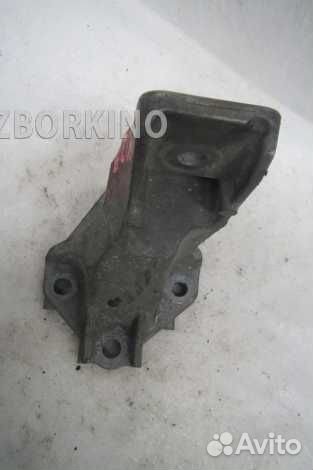 Кронштейн двигателя