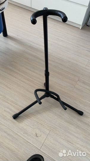 Подставка для гитары