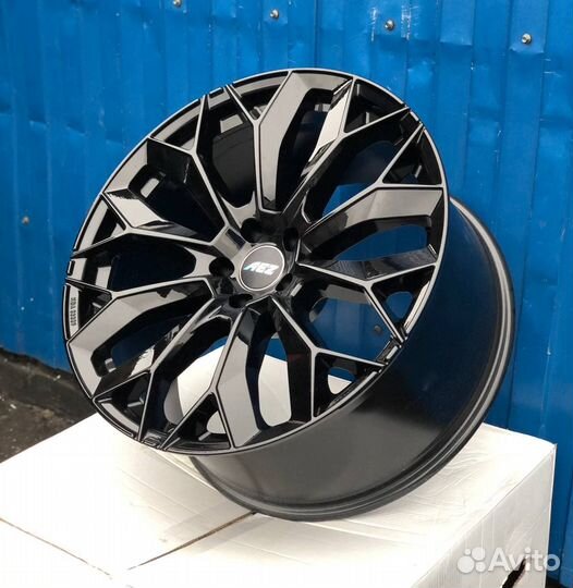 Немецкие диски AEZ Leipzig R20 на Audi Q7 Touareg