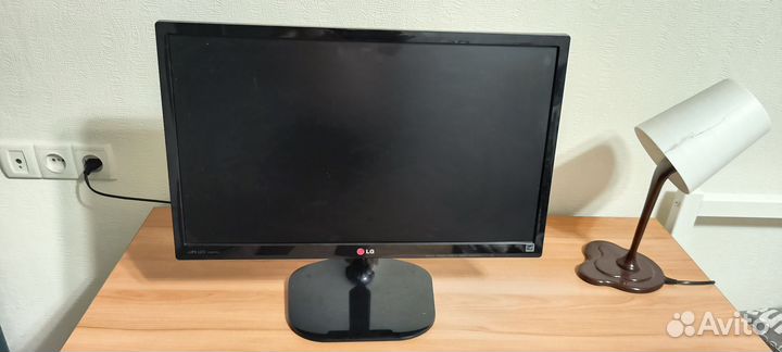Монитор LG 23 дюйма