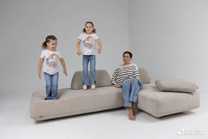 Диван со спальным местом 4400х1800 мм