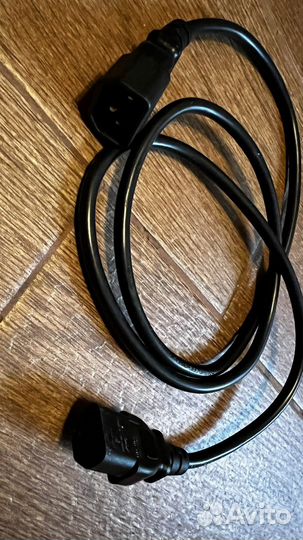 Кабель для компьютера