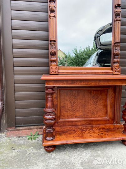 Консоль с зеркалом