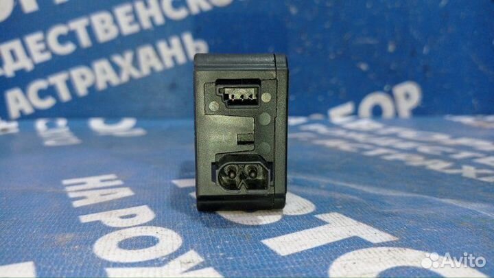 Активатор замка багажника Bmw Z3 кабриолет M44B19