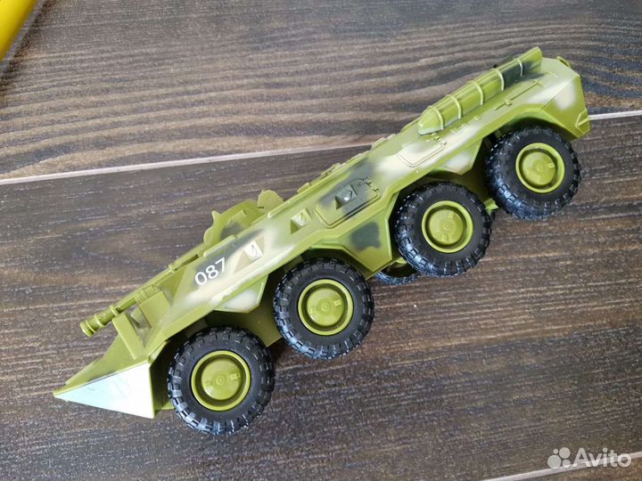 Танк игрушка