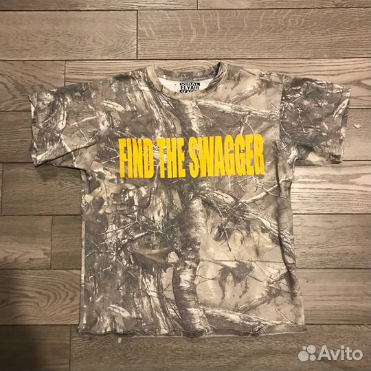 Elyaplugg merch pack