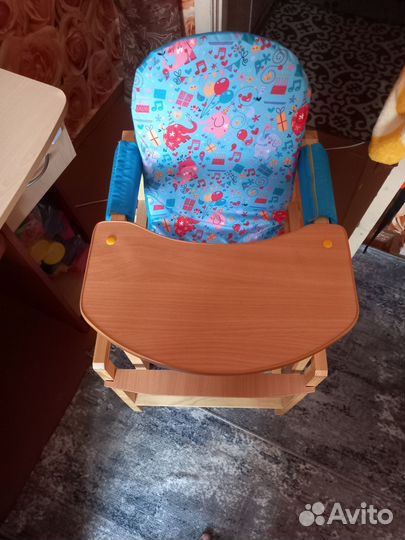 Продам детский столик для кормления