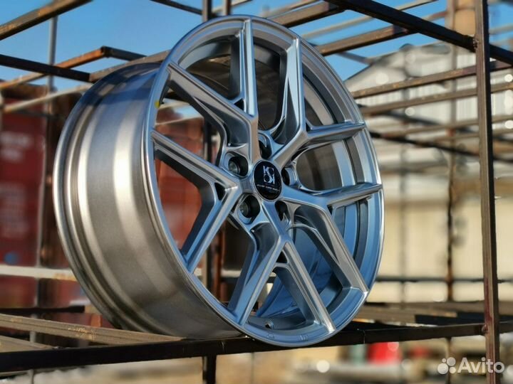 Диски Vossen HF-5 HyperSilver R17