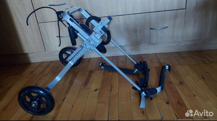 Инвалидная коляска для собак для задних лап