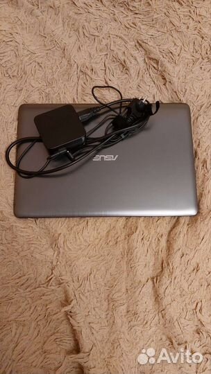 Ноутбук asus