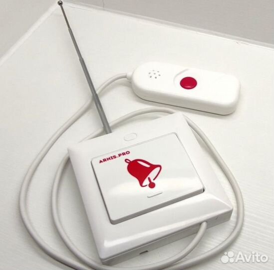 Кнопка вызова персонала с выносной кнопкой в руку