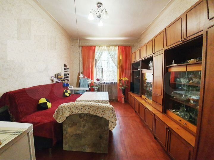 3-к. квартира, 70 м², 1/2 эт.